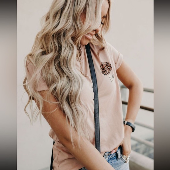 LEOPARD Love Graphic Tee - Picture 2 of 3